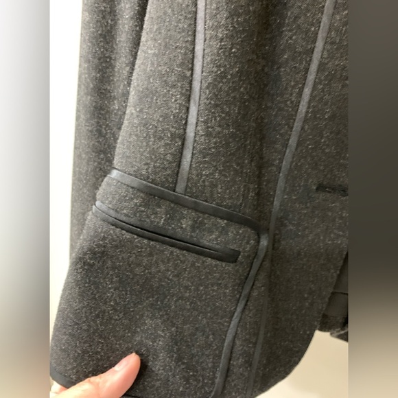 Grace Elements size 4 Grey and Black suit coat. P2P 18 - Picture 2 of 4